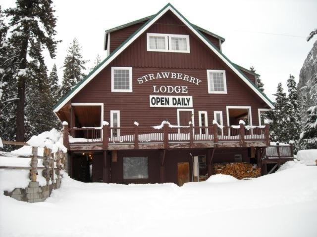 Strawberry Lodge Upper Forni Εξωτερικό φωτογραφία